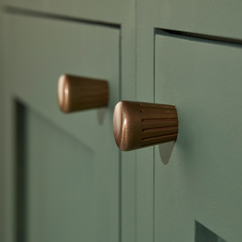 Cabinetknob_LightAntqiueBrass_Croft2.jpg