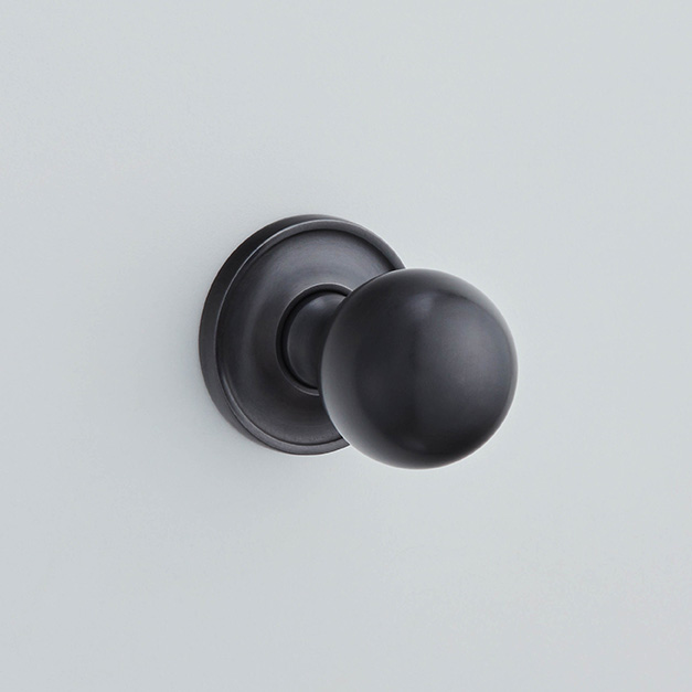 Ball Knob On Raised Edge Covered Rose