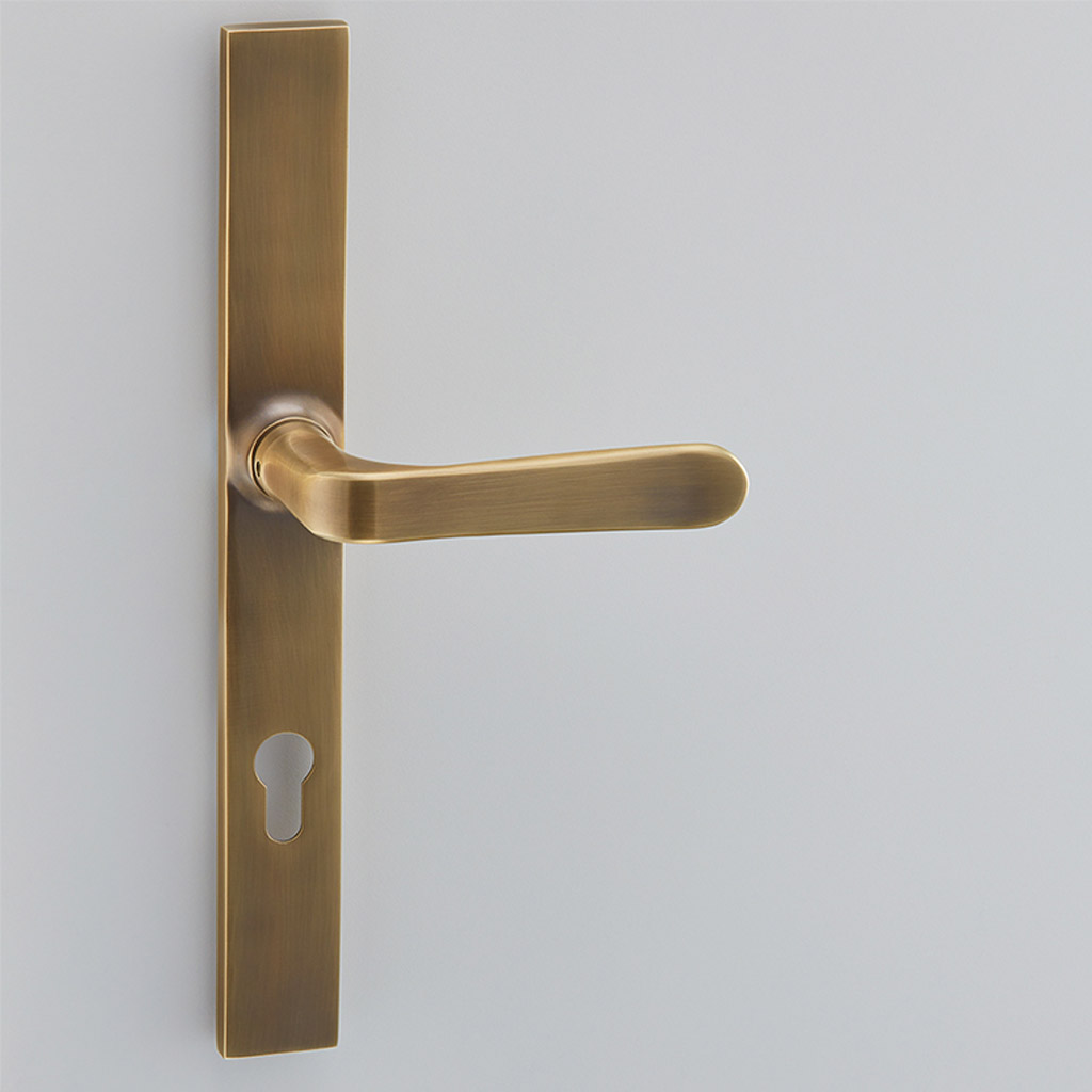 Garde Multipoint Door Handle on Classic Backplate