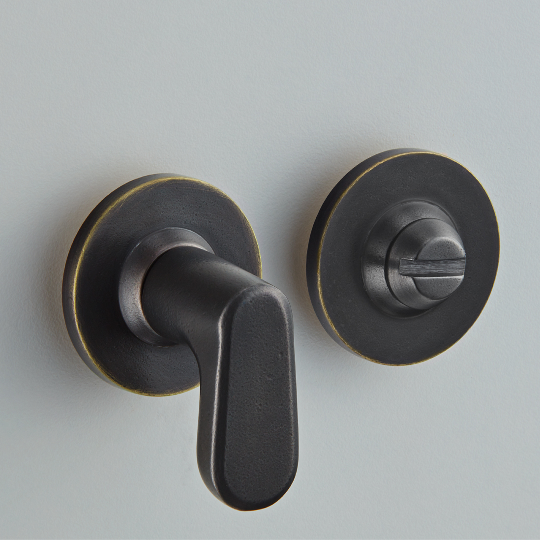 Velo Turn & Release on Plain Covered Rose