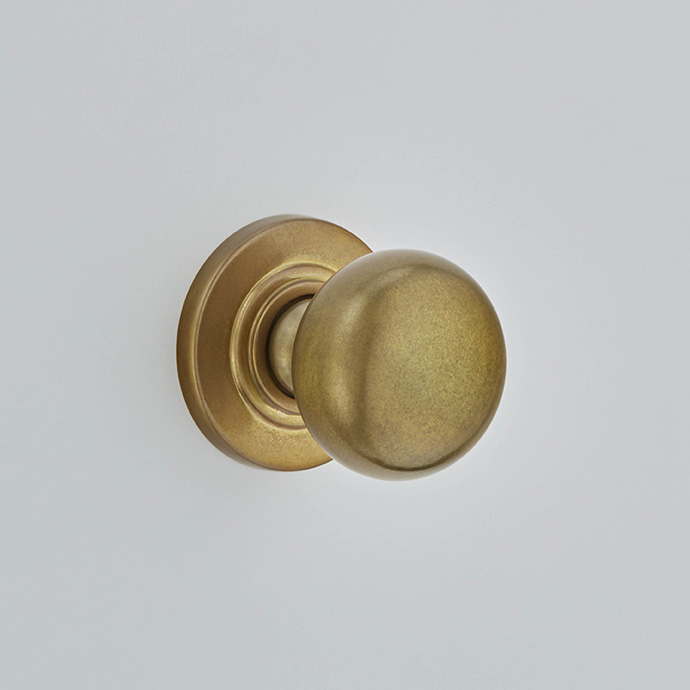 Bun Knob on Covered Rose