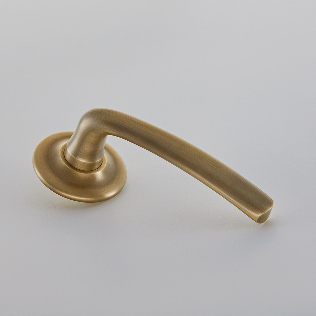 Floe Door Handle on Arc Covered Rose