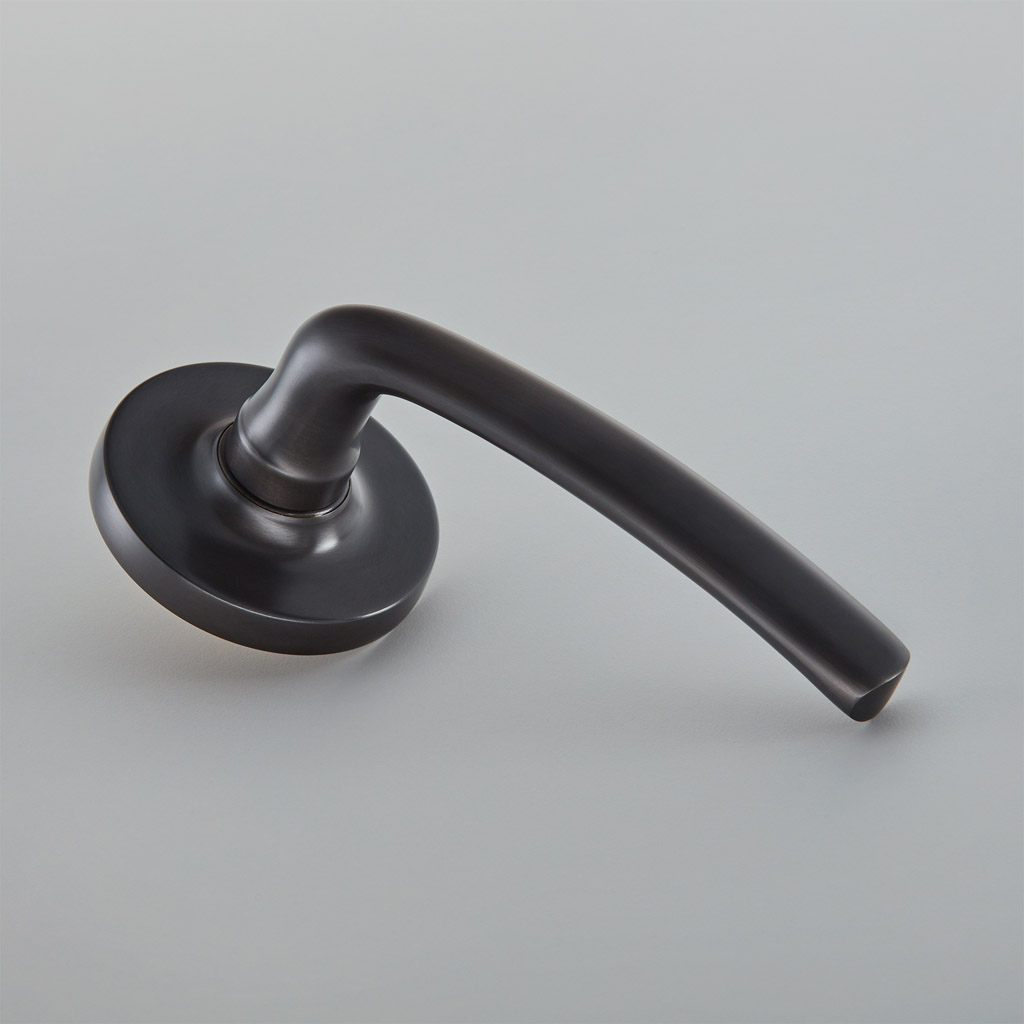 Floe Door Handle on 65mm Covered Rose