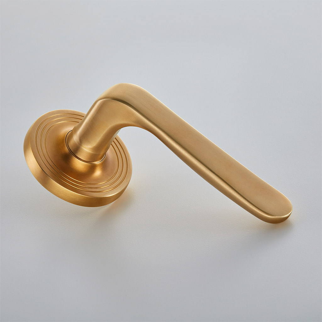 Garde Door Handle on 65mm Reeded Covered Rose