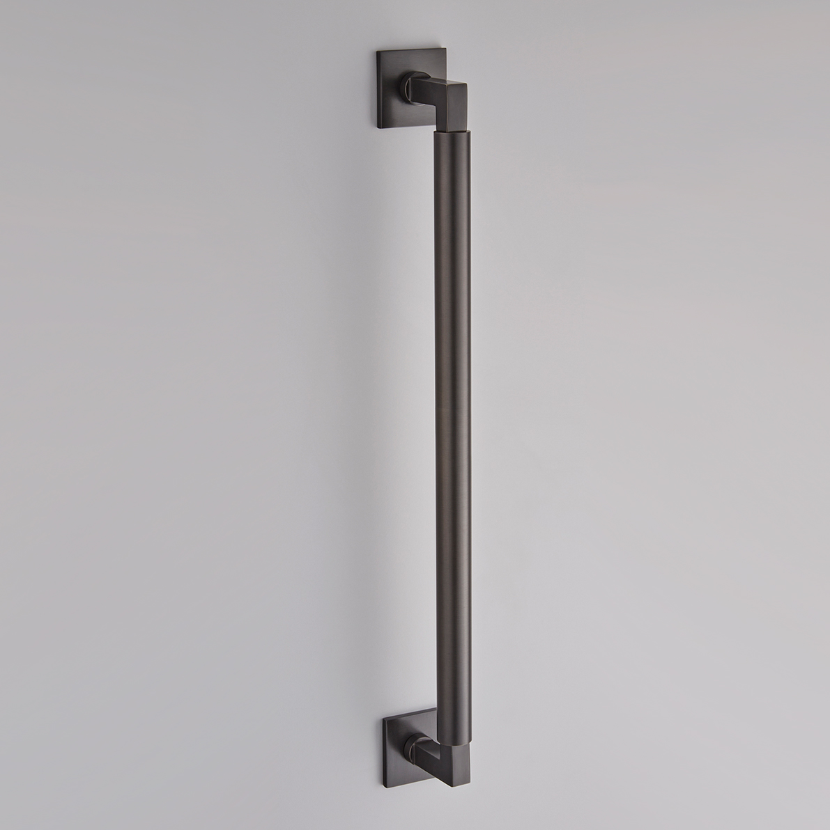 Gropius Pull Handle with Square Roses