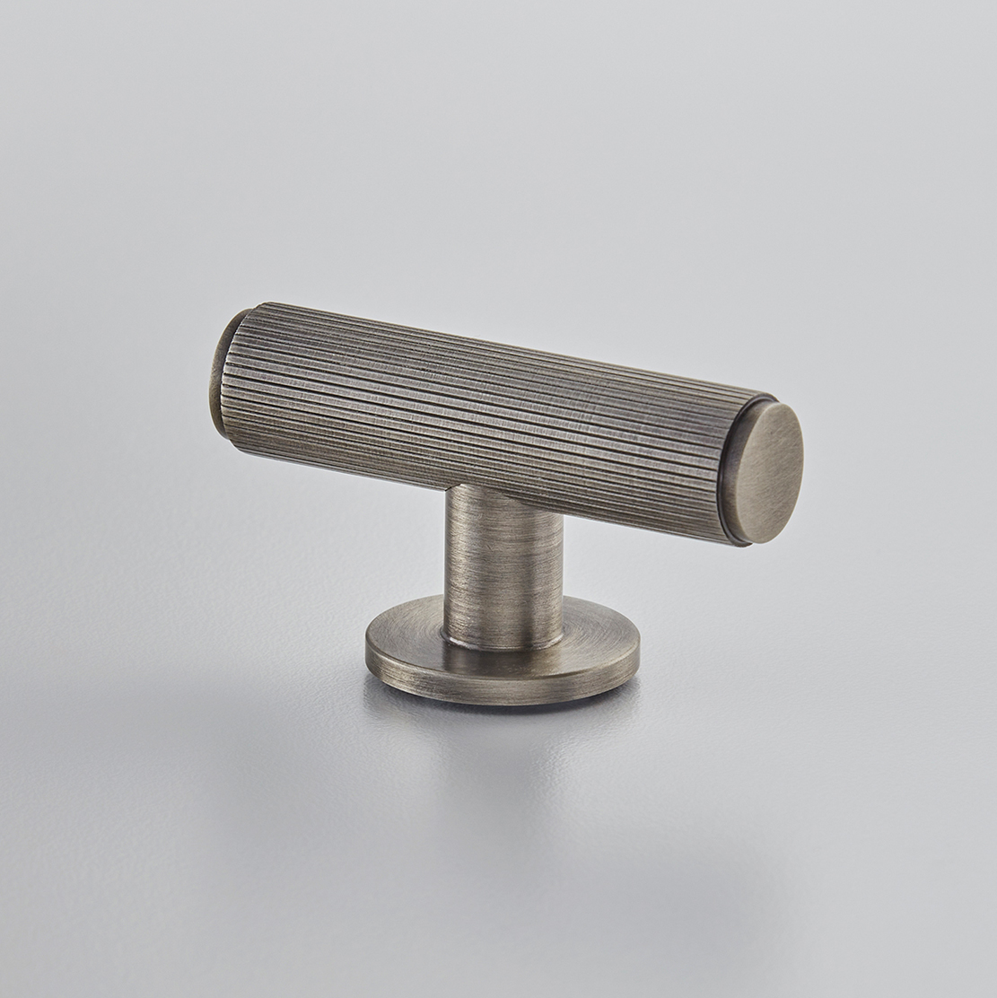 Avenue Cabinet T-Bar