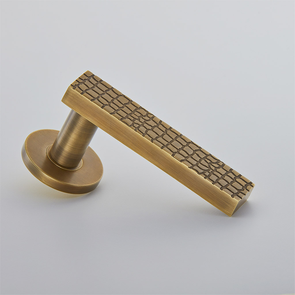 Croc Lever Handle